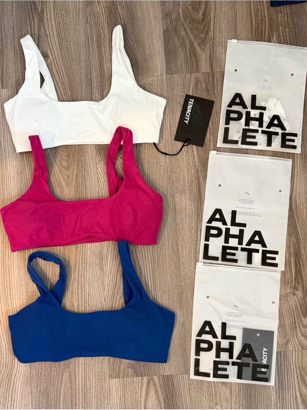 Alphalete Scoop Bralette Set – White, Hot Pink & Royal Blue